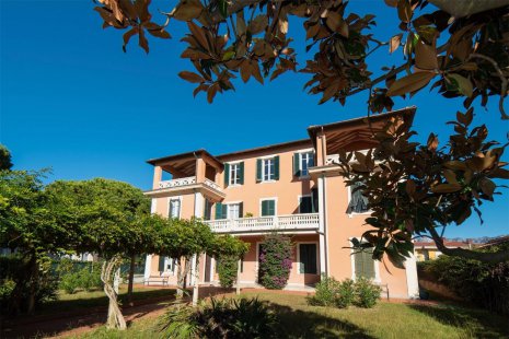 Villa in venditaMassa - Marina Di Massa
