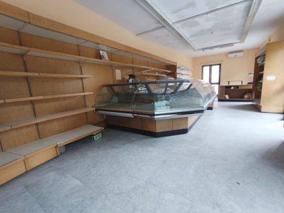 Negozio in venditaMassa - Ortola
