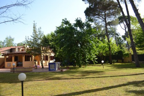 Villa bifamigliare in venditaMassa - Ronchi
